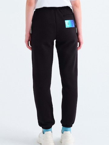 Rockupy Tapered Pants 'Lenny' in Black