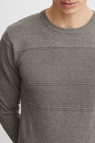 11 Project Pullover in Grau