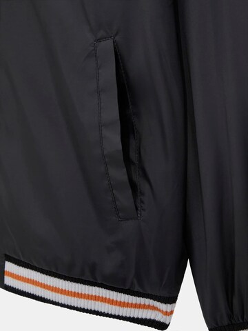 GUESS Between-Season Jacket in Black
