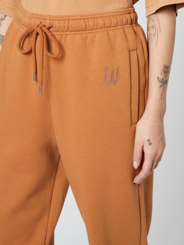 ABOUT YOU x Dardan Loosefit Hose 'Marlo' in Braun