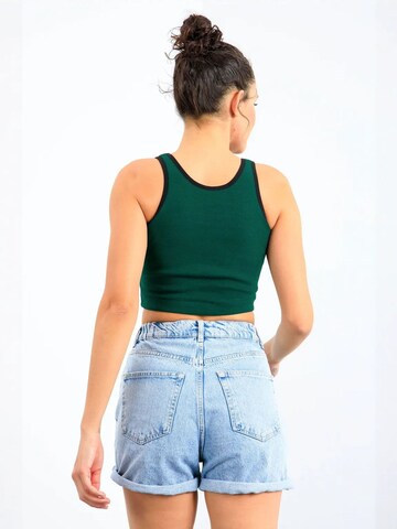 Tommy Life Top 'Crop Top' in Green