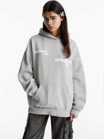 Pull&Bear Sweatshirt in Grau