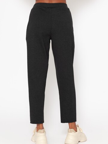 SASSYCLASSY Regular Chinohose‌‌ in Grau