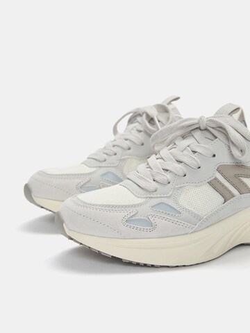 Sneaker bassa di Pull&Bear in beige