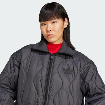 ADIDAS ORIGINALS Tussenjas in Zwart