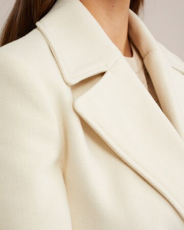 WE Fashion Between-seasons coat in White