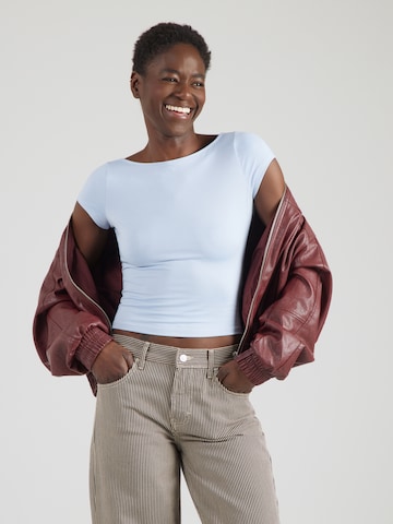 Tricou de la HOLLISTER pe albastru: față