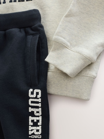 Superdry Set i grå