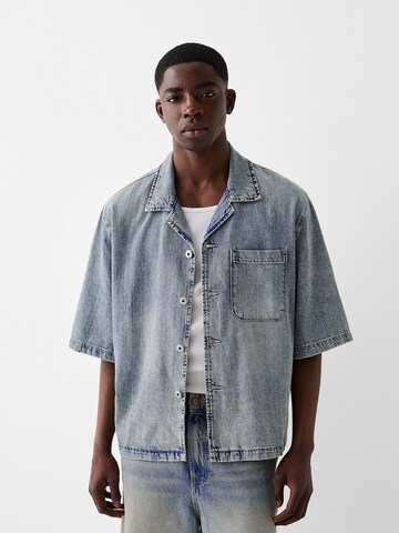 Comfort Fit Cămașă de la Bershka pe albastru: față