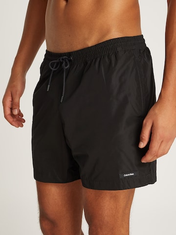 Calvin Klein Swimwear Badeshorts i sort