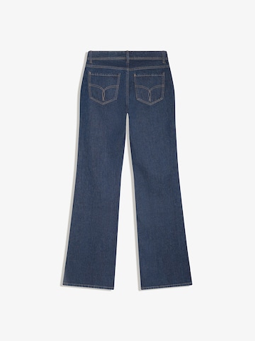 Bershka Bootcut Jeans in Blau