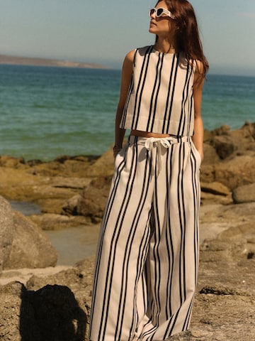 Next - Pierna ancha Pantalón en blanco