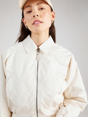 Iriedaily - Chaqueta de entretiempo 'Lotta' en blanco