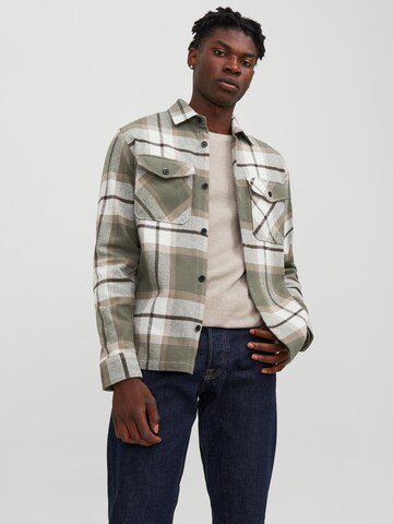 Coupe regular Chemise 'Roy' JACK & JONES en vert : devant