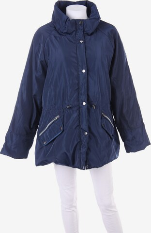 Clarina Jacket & Coat in XXXL in Blue: front