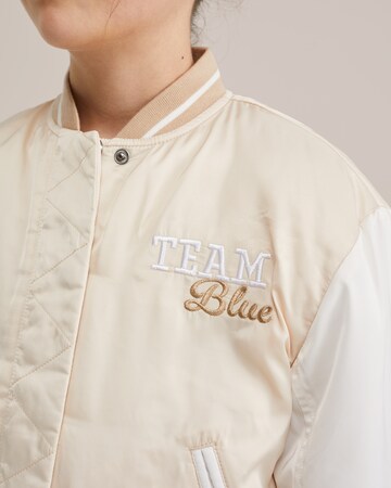 WE Fashion Between-season jacket in Beige