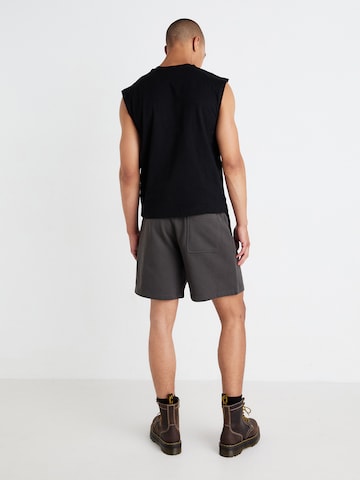 WEEKDAY Обычный Штаны в Серый