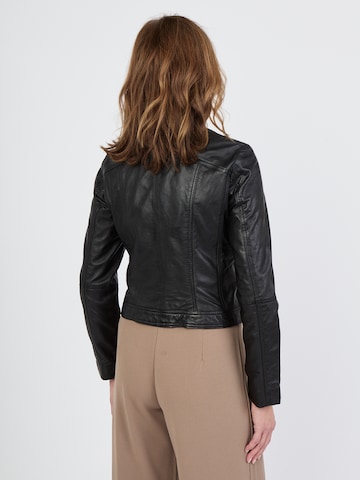 JCC Between-Season Jacket in Black