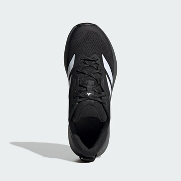 Chaussure de course 'Tracefinder Plus' ADIDAS TERREX en noir