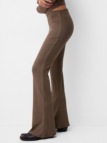 évasé Pantalon Bershka en marron