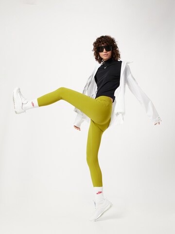 Maglietta di Nike Sportswear in nero