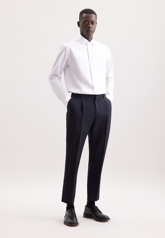 Coupe regular Chemise business 'Schwarze Rose' SEIDENSTICKER en blanc