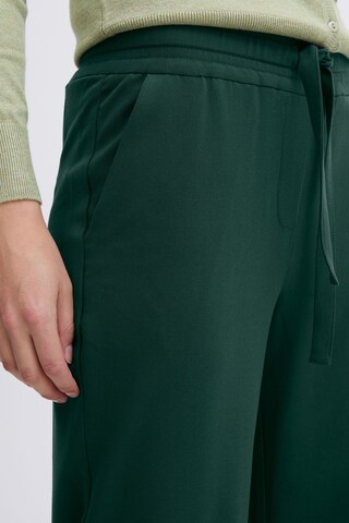 regular Pantaloni di b.young in verde