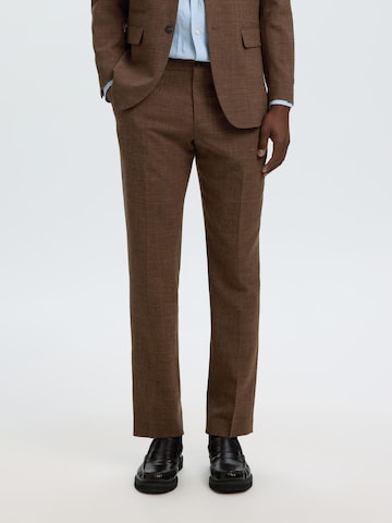 Slimfit Pantaloni con pieghe 'SLHOasis' di SELECTED in marrone: frontale