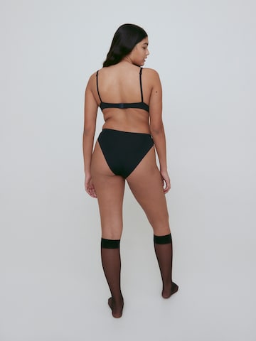 EDITED Triangle Bra 'Hedda' in Black