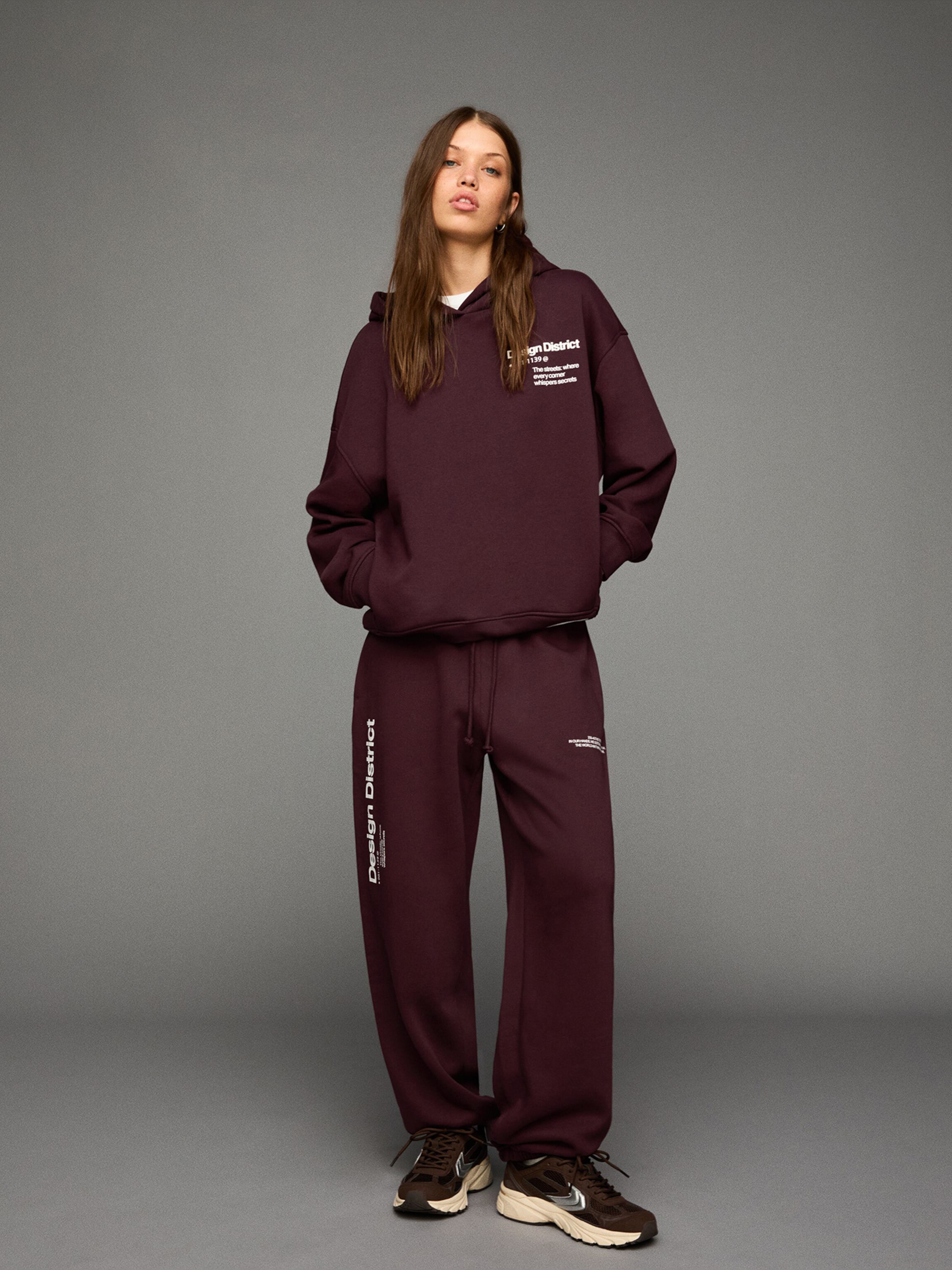 Sweat-shirt Bershka en Rouge Foncé ABOUT YOU