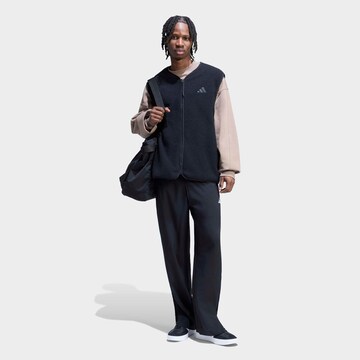 ADIDAS SPORTSWEAR Loosefit Sportovní kalhoty 'Essentials Small Logo Stanford Lite Woven Tapered Open Hem' – černá