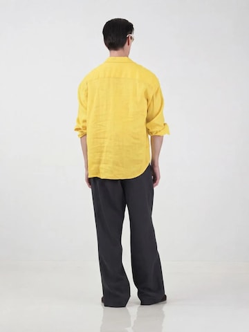 Coupe regular Chemise Giesto en jaune