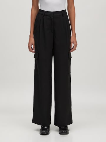 EDITED Regular Cargo Pants 'Tjarda' in Black: front