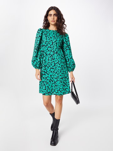 Robe minimum en vert