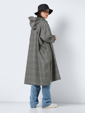 Noisy may Between-seasons coat 'SKY' in Black