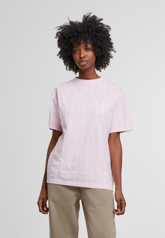 T-shirt 'Signature Pinstripe Os' Karl Kani en rose : devant