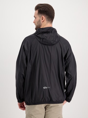 ALPHA INDUSTRIES Übergangsjacke in Schwarz