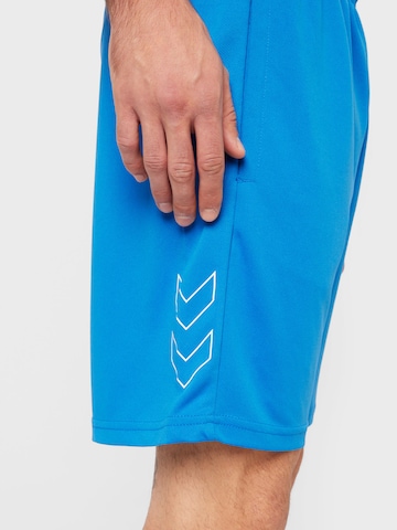 Hummel Regular Sportshorts in Blau