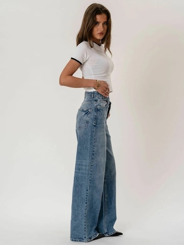 It's May Top ' Rosa ' in White