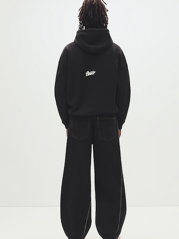 Sweat-shirt 'STWD' Pull&Bear en noir : devant