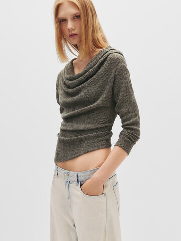 Tricou de la Pull&Bear pe verde: față