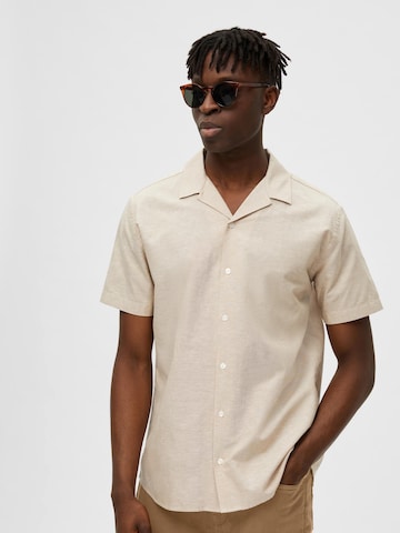 SELECTED HOMME Regular fit Button Up Shirt in Beige