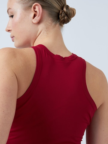 Top sportivo 'Tanktop High Neck' di SPORTKIND in rosso