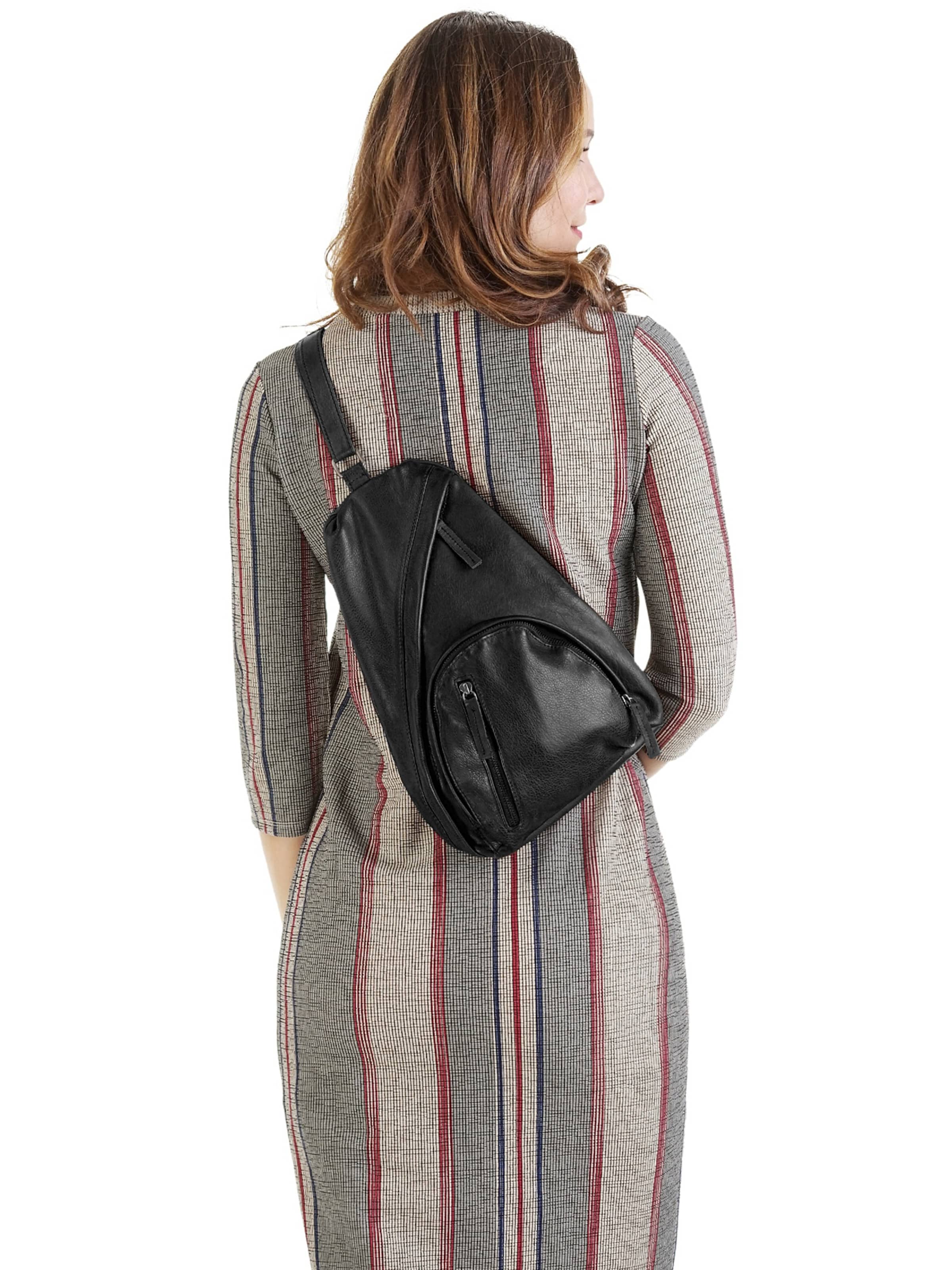 wou wou Crossbody Bag in Black: front
