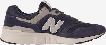 Sneaker bassa di new balance in blu