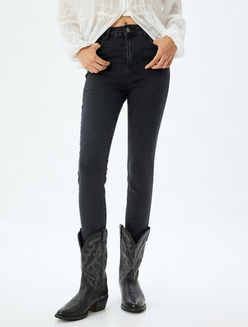 Koton Skinny Jeans in Schwarz: Vorderseite