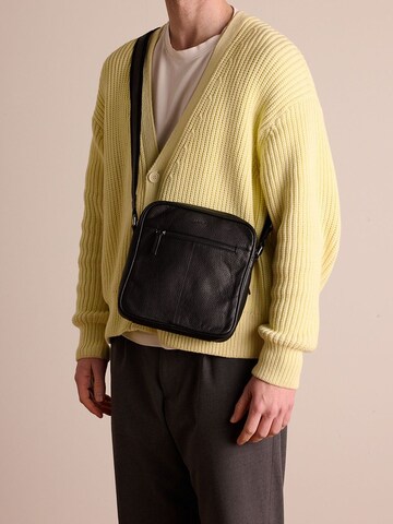 MANFIELD Crossbody Bag in Black