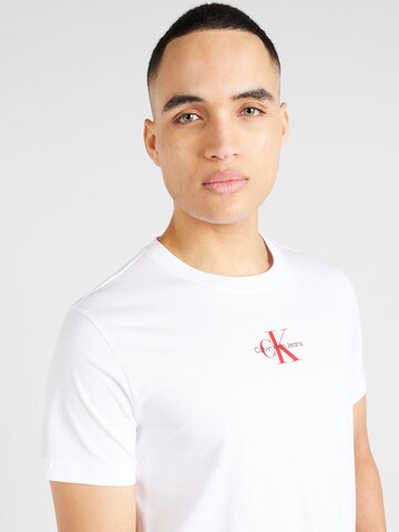 Calvin Klein Jeans T-shirt i vit