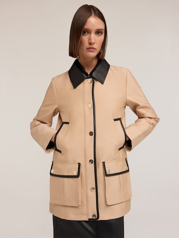 Cappotto di mezza stagione di MOTIVI in beige: frontale
