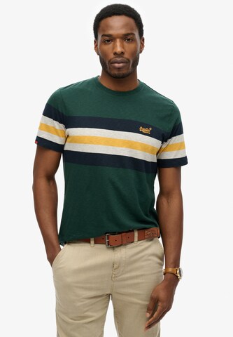 T-Shirt 'Essentials' Superdry en vert : devant
